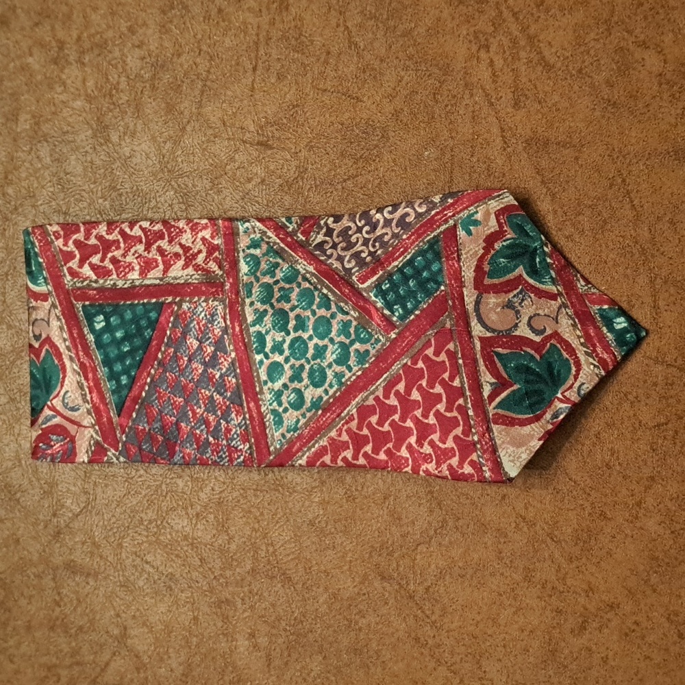 Oscar de la Renta Men's 100% Silk Tie Red/Green/Tan 56"